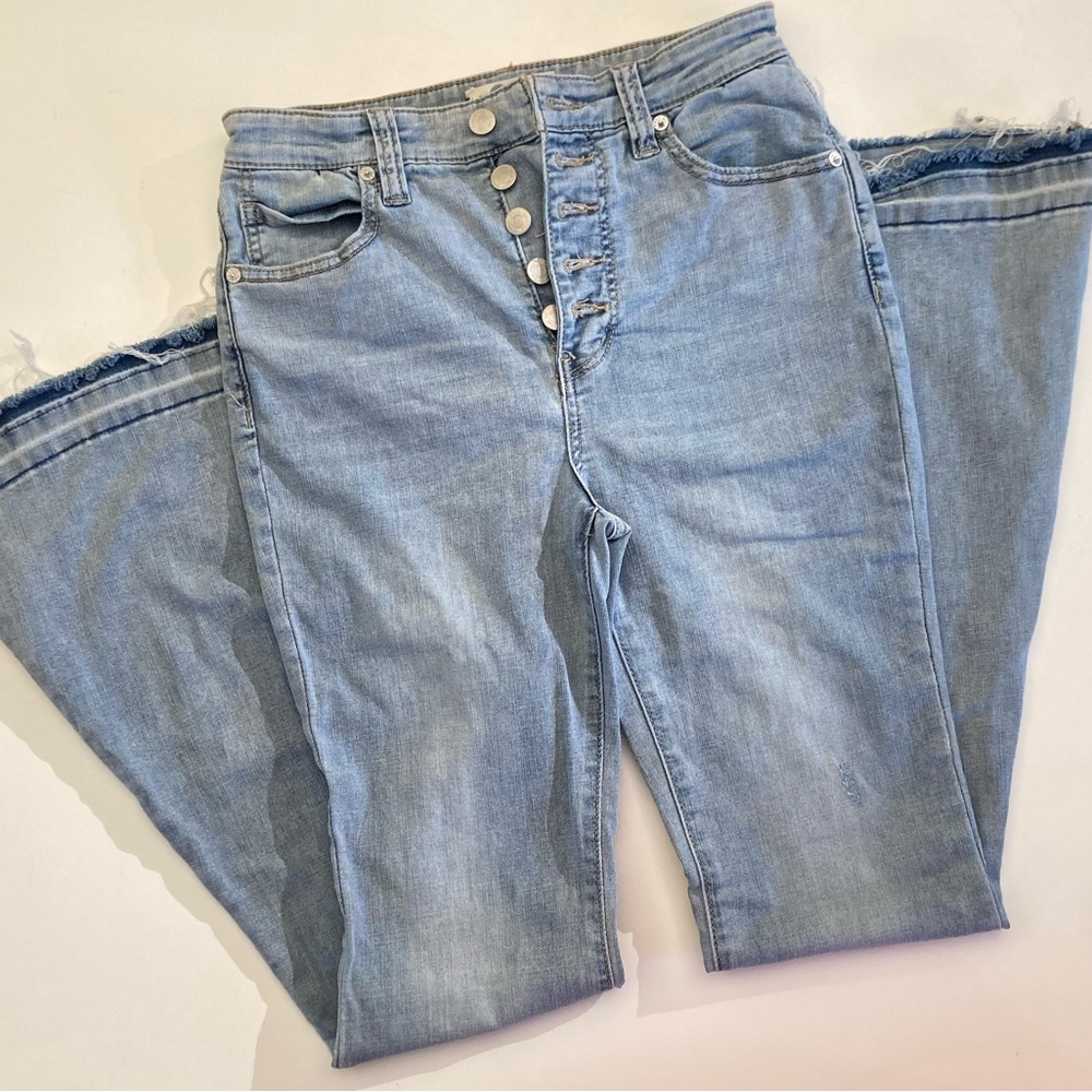 We the free Just Float on flare